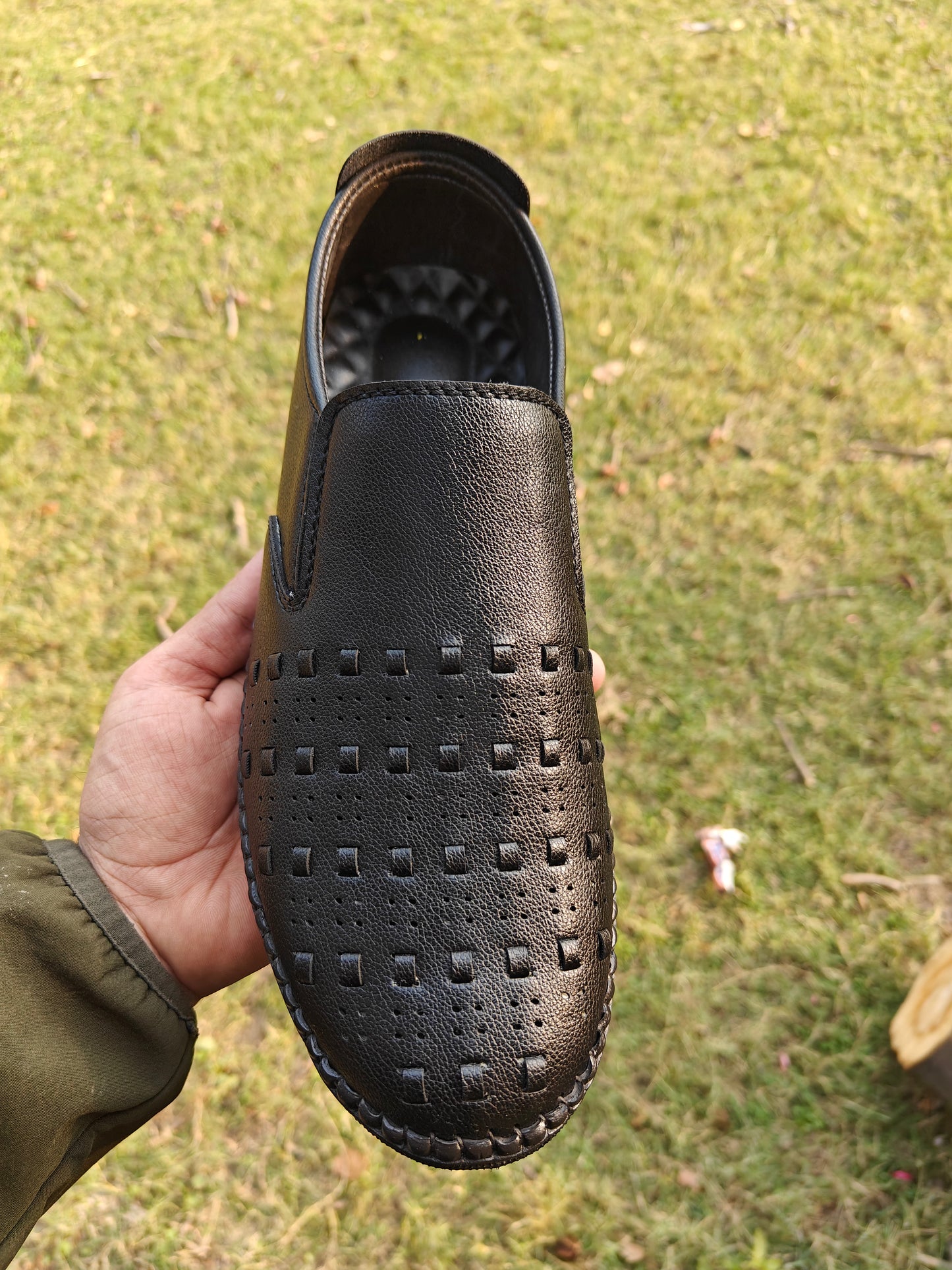 Neating medicated shoes