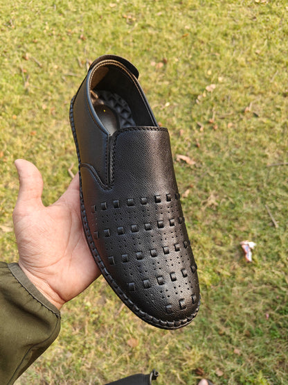 Neating medicated shoes