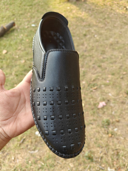 Neating medicated shoes